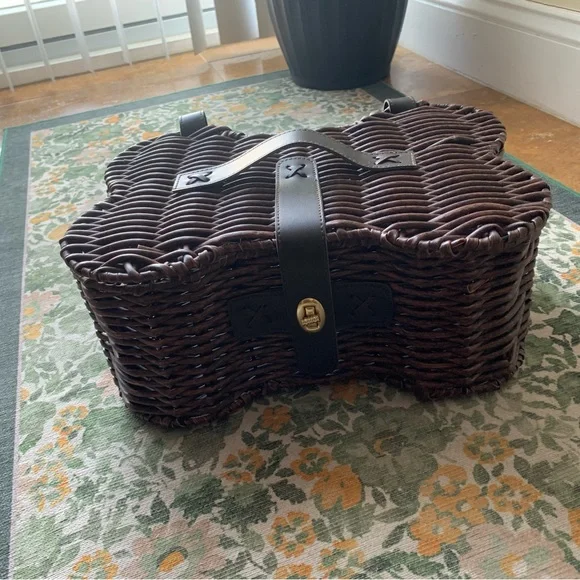 Both Brown Wicker Pet Dog Bone Baskets dog or cat supply storage bins - Picture 11 of 16